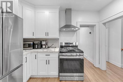 39 Delena Avenue N, Hamilton, ON - Indoor Photo Showing Kitchen