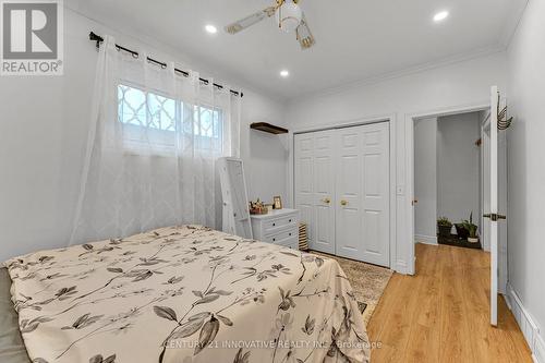 39 Delena Avenue N, Hamilton, ON - Indoor Photo Showing Bedroom