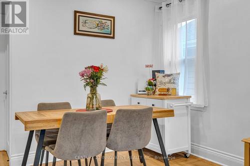 39 Delena Avenue N, Hamilton, ON - Indoor Photo Showing Dining Room