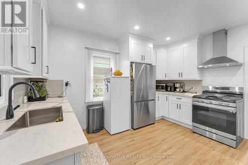 39 Delena Avenue N, Hamilton, ON - Indoor Photo Showing Kitchen