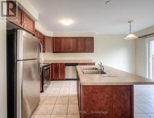 36 Arbourview Crescent, Kitchener, ON - Indoor Photo Showing Kitchen With Double Sink