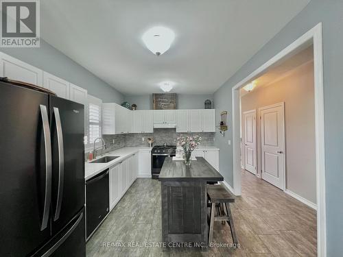 49 Todd Crescent, Southgate, ON - Indoor Photo Showing Kitchen