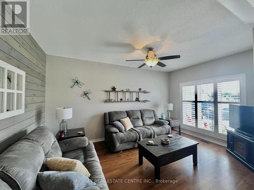 49 Todd Crescent, Southgate, ON - Indoor Photo Showing Living Room