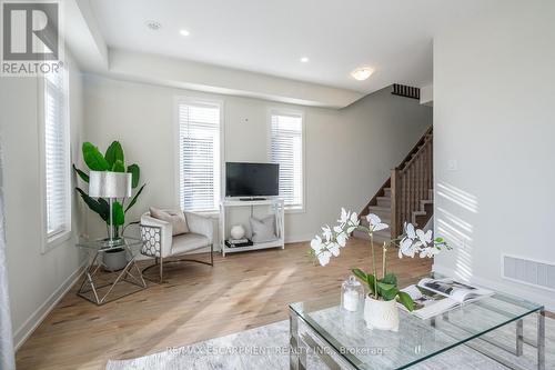 27 - 590 North Service Road, Hamilton, ON - Indoor Photo Showing Living Room