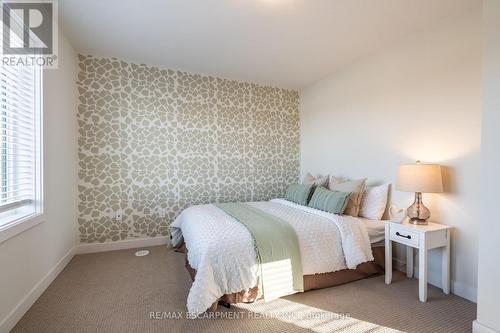 27 - 590 North Service Road, Hamilton, ON - Indoor Photo Showing Bedroom