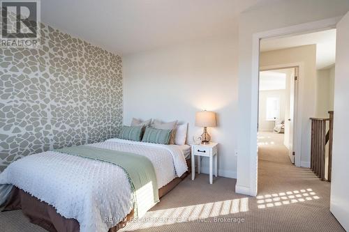 27 - 590 North Service Road, Hamilton, ON - Indoor Photo Showing Bedroom