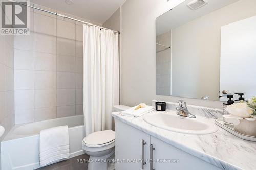 27 - 590 North Service Road, Hamilton, ON - Indoor Photo Showing Bathroom