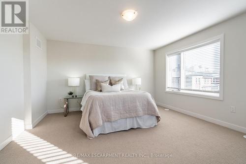 27 - 590 North Service Road, Hamilton, ON - Indoor Photo Showing Bedroom