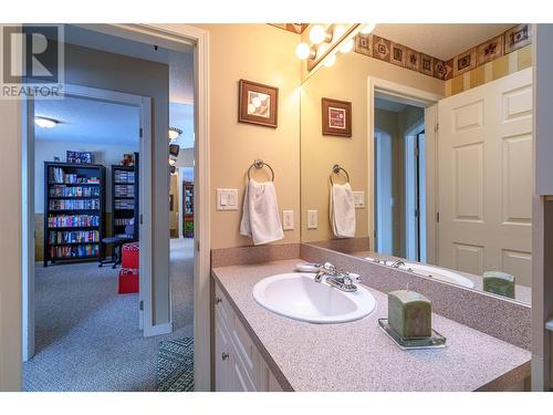 2115 Country Woods Road, Sorrento, BC - Indoor Photo Showing Bathroom