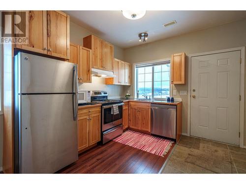 2115 Country Woods Road, Sorrento, BC - Indoor Photo Showing Kitchen