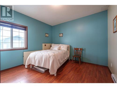 2115 Country Woods Road, Sorrento, BC - Indoor Photo Showing Bedroom