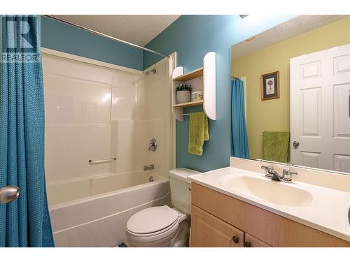 2115 Country Woods Road, Sorrento, BC - Indoor Photo Showing Bathroom