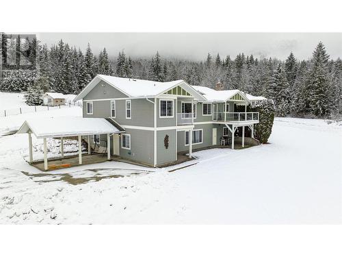 2115 Country Woods Road, Sorrento, BC - Outdoor