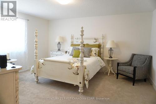 540 Gatestone Road, London, ON - Indoor Photo Showing Bedroom