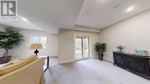 21 - 1960 Evans Boulevard, London, ON - Indoor Photo Showing Other Room