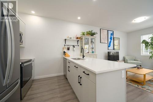 2925 Westsyde Road Unit# 114, Kamloops, BC - Indoor Photo Showing Kitchen