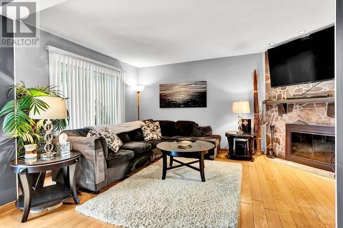 1281 Northbrook Street, Oshawa, ON - Indoor Photo Showing Living Room With Fireplace