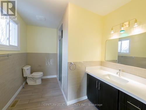 96 Invergordon Avenue E, Toronto, ON - Indoor Photo Showing Bathroom