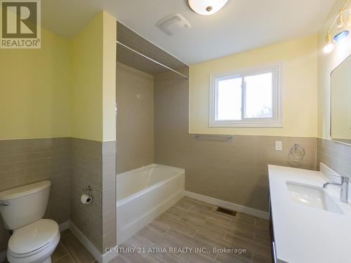 96 Invergordon Avenue E, Toronto, ON - Indoor Photo Showing Bathroom