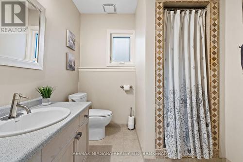 107 Westland Street, St. Catharines (462 - Rykert/Vansickle), ON - Indoor Photo Showing Bathroom