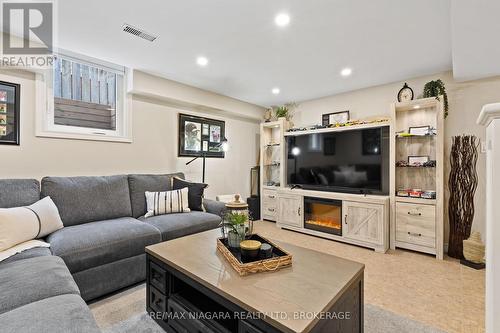 107 Westland Street, St. Catharines (462 - Rykert/Vansickle), ON - Indoor Photo Showing Living Room