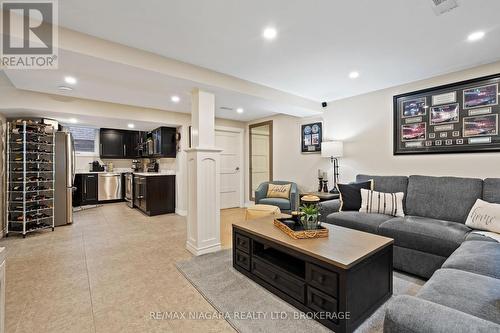 107 Westland Street, St. Catharines (462 - Rykert/Vansickle), ON - Indoor Photo Showing Living Room