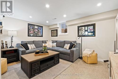 107 Westland Street, St. Catharines (462 - Rykert/Vansickle), ON - Indoor Photo Showing Living Room