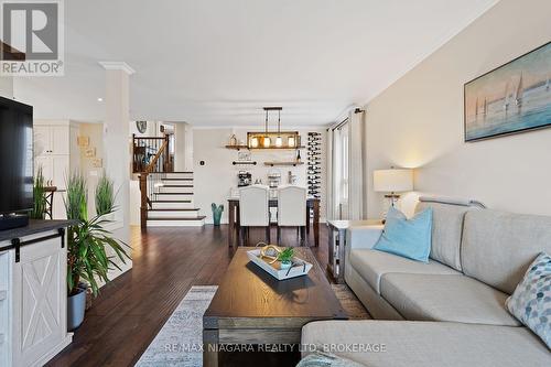 107 Westland Street, St. Catharines (462 - Rykert/Vansickle), ON - Indoor Photo Showing Living Room