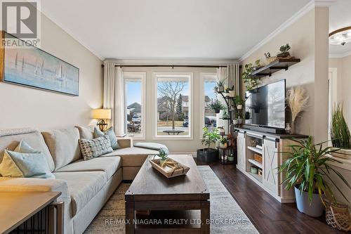 107 Westland Street, St. Catharines (462 - Rykert/Vansickle), ON - Indoor Photo Showing Living Room