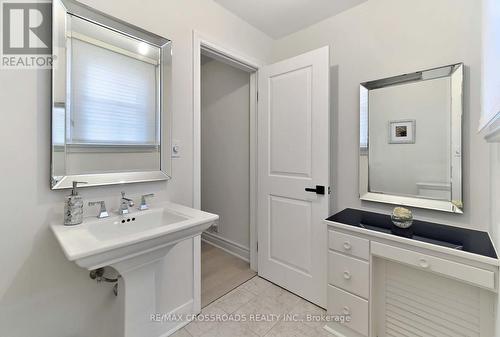 634 Brookside Drive, Oshawa, ON - Indoor Photo Showing Bathroom