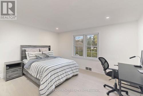 634 Brookside Drive, Oshawa, ON - Indoor Photo Showing Bedroom