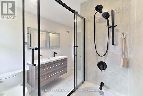 634 Brookside Drive, Oshawa, ON - Indoor Photo Showing Bathroom