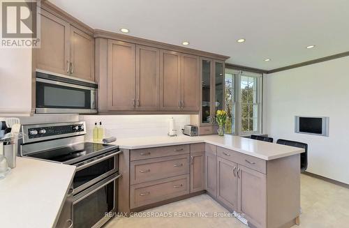 634 Brookside Drive, Oshawa, ON - Indoor Photo Showing Kitchen