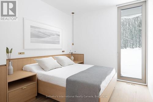 395910 11Th Line, Blue Mountains, ON - Indoor Photo Showing Bedroom