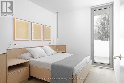 395910 11Th Line, Blue Mountains, ON - Indoor Photo Showing Bedroom