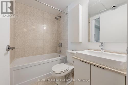 1912 - 14 York Street, Toronto, ON - Indoor Photo Showing Bathroom