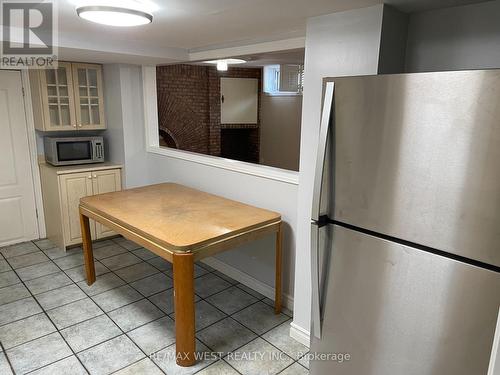 Bsmt - 9762 Keele Street, Vaughan, ON - Indoor Photo Showing Kitchen