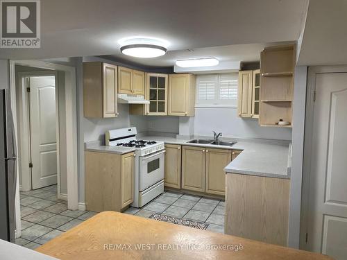 Bsmt - 9762 Keele Street, Vaughan, ON - Indoor Photo Showing Kitchen With Double Sink