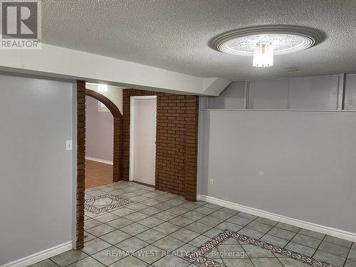 Bsmt - 9762 Keele Street, Vaughan, ON - Indoor Photo Showing Other Room