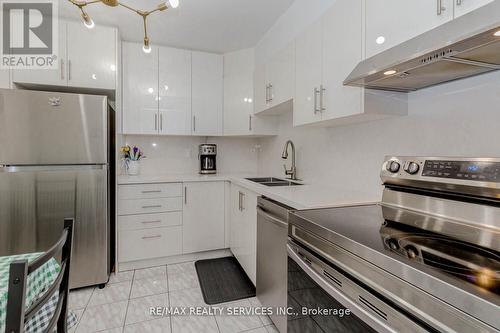 1206 - 1100 Caven Street, Mississauga, ON - Indoor Photo Showing Kitchen With Double Sink With Upgraded Kitchen