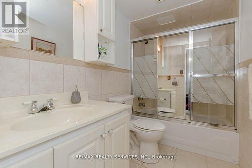 1206 - 1100 Caven Street, Mississauga, ON - Indoor Photo Showing Bathroom