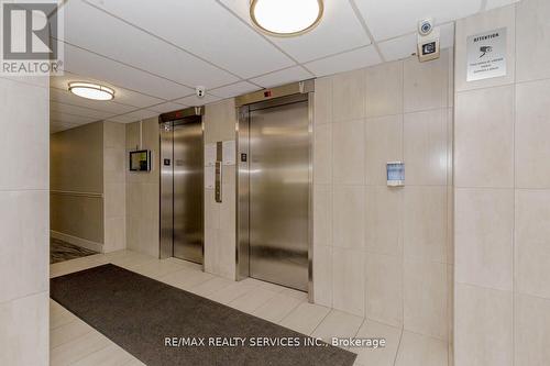 1206 - 1100 Caven Street, Mississauga, ON - Indoor Photo Showing Bathroom