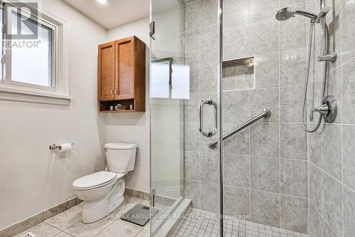 335 Carey Court, Oakville, ON - Indoor Photo Showing Bathroom