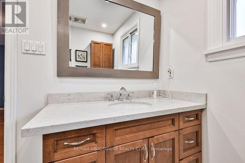 335 Carey Court, Oakville, ON - Indoor Photo Showing Bathroom