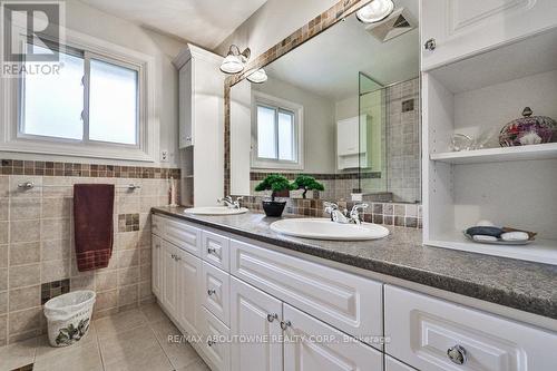 335 Carey Court, Oakville, ON - Indoor Photo Showing Bathroom