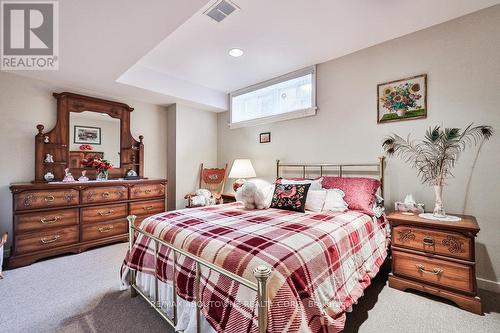 335 Carey Court, Oakville, ON - Indoor Photo Showing Bedroom