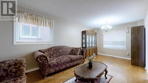 1208 Sherwood Mills Boulevard, Mississauga, ON - Indoor Photo Showing Living Room