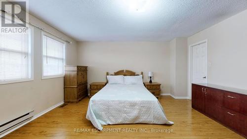 1208 Sherwood Mills Boulevard, Mississauga, ON - Indoor Photo Showing Bedroom