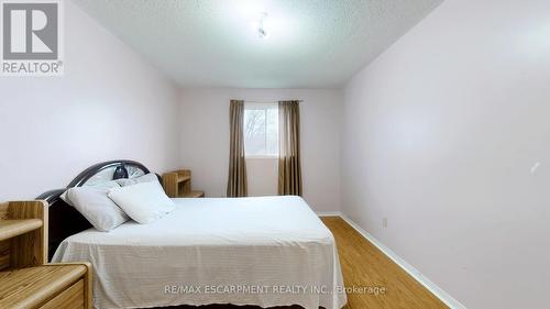 1208 Sherwood Mills Boulevard, Mississauga, ON - Indoor Photo Showing Bedroom