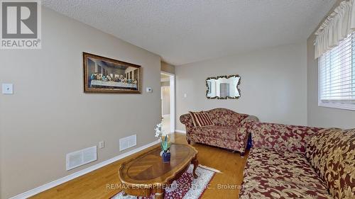 1208 Sherwood Mills Boulevard, Mississauga, ON - Indoor Photo Showing Living Room